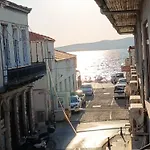 Oezel מלון