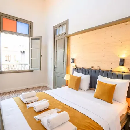 Oezel Готель *