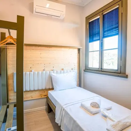 Oezel Готель *